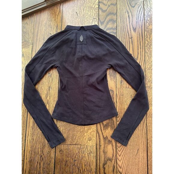 FP Movement Women's Kick Off Solid Layer Henley Size Small Black New - Picture 2 of 6
